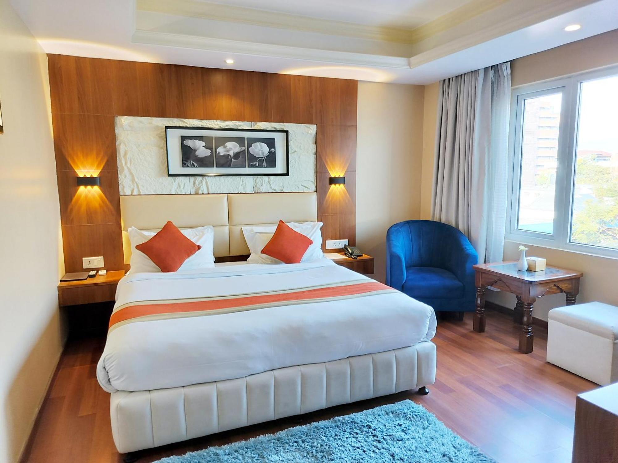 Kumari Boutique Hotel กาฐมาณฑุ ภายนอก รูปภาพ