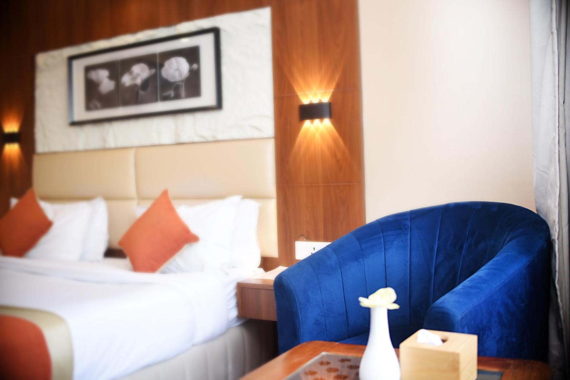 Kumari Boutique Hotel กาฐมาณฑุ ภายนอก รูปภาพ